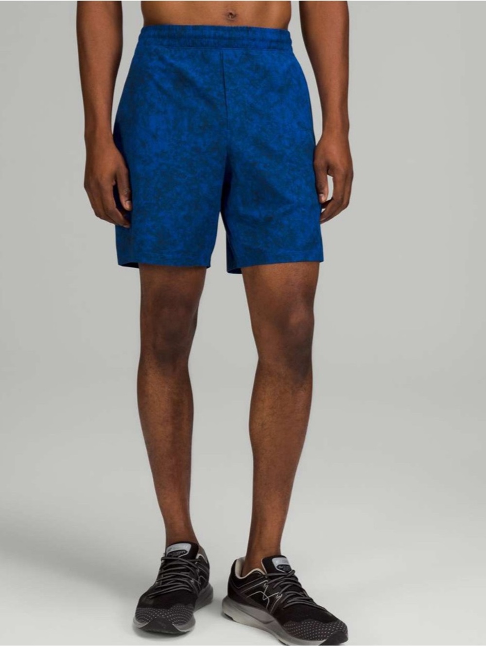 Lululemon Pace Breaker Linerless Short 7"
Gravel Dust Symphony Blue True Navy L